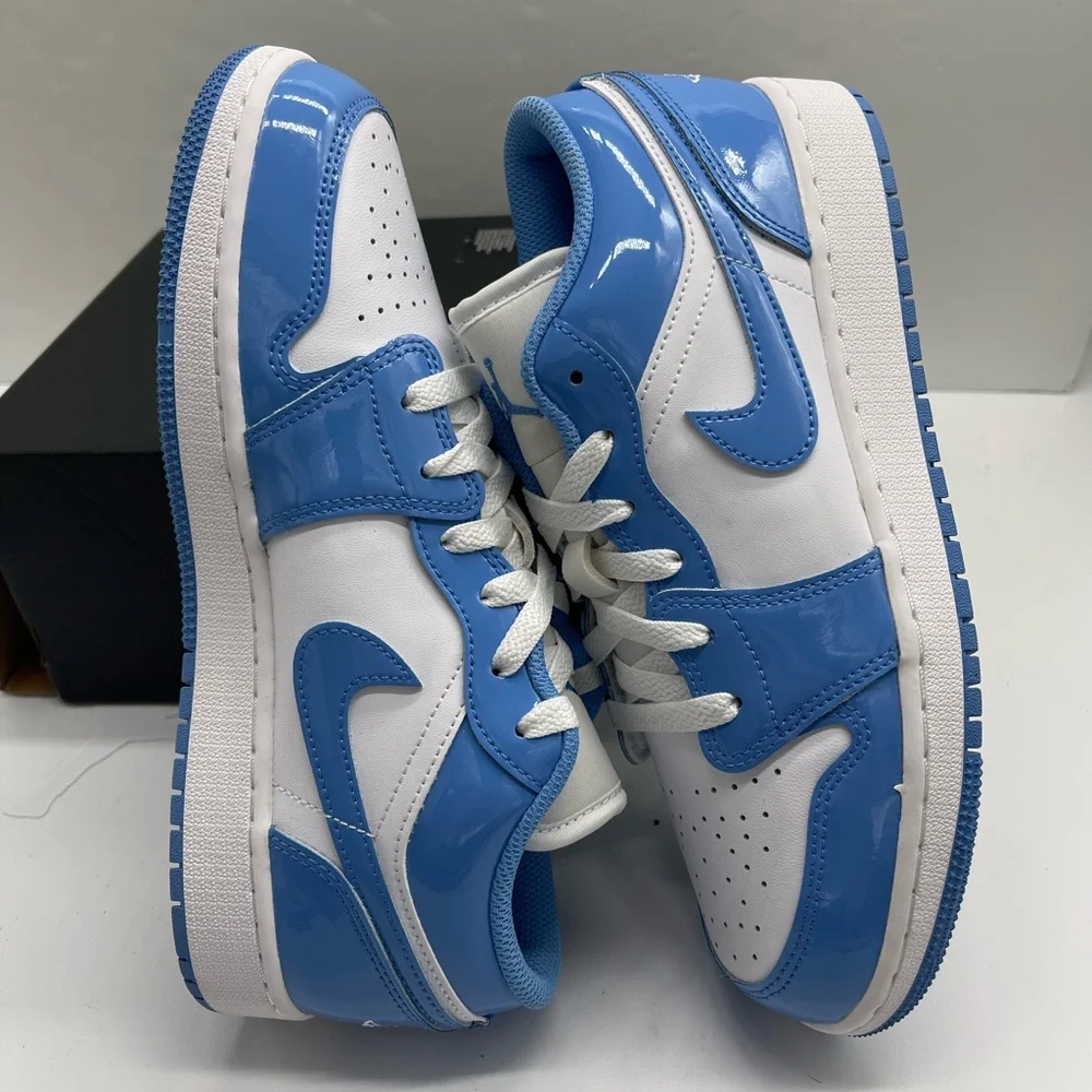 Jordan WMNS AIR JORDAN 1 LOW SE 
WHITE/LEGEND BLUE FZ3929 114
 Sneakers - Picture 7 of 16